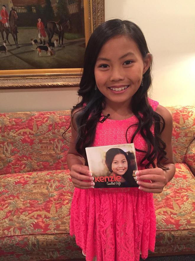 Nhận nuôi đứa bé bị vứt bỏ ở nhà ga, bố mẹ không ngờ con có khả năng đặc biệt mỗi khi đồng hồ reng-8