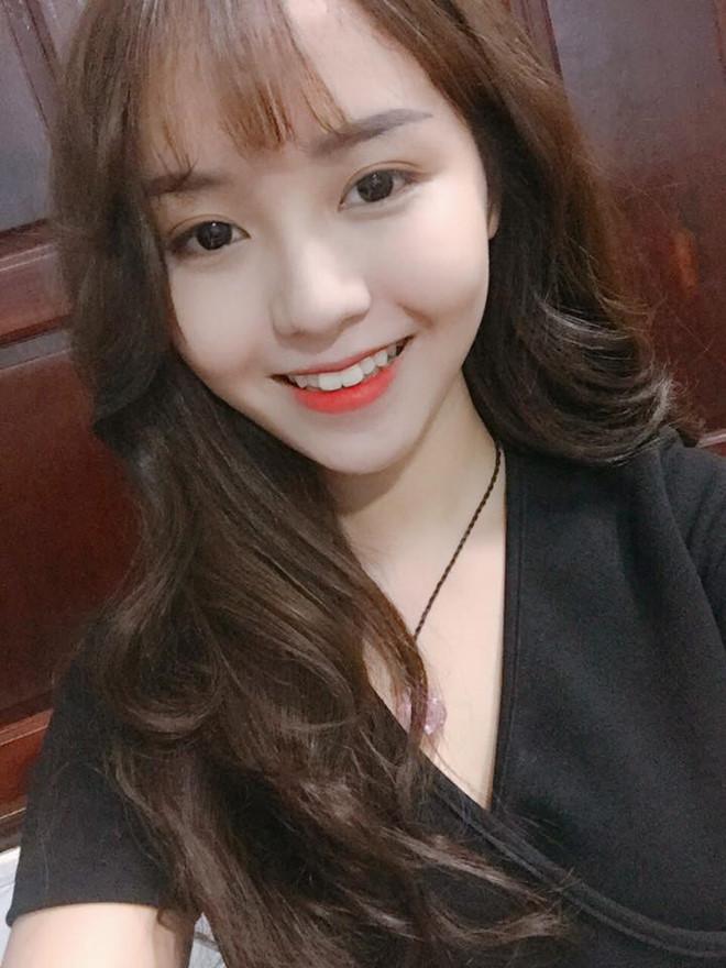 Nữ sinh IT xinh đẹp khiến bao anh chàng muốn được lập trình trái tim-4