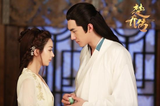 Triệu Lệ Dĩnh: Mỹ nhân sở hữu bộ sưu tập nam thần hoành tráng nhất C-biz-1