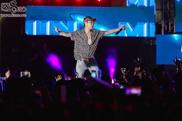 Tóc Tiên, Tiên Tiên thấy khán giả quá sung... quên cả lời bài hát-8