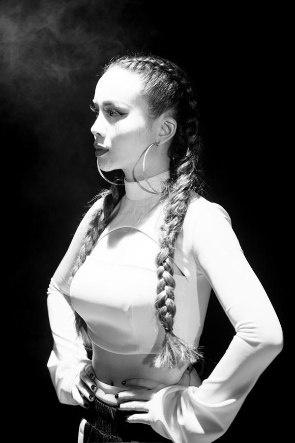 Ép cân để lên hình cho đẹp, Yến Trang gầy đến tụt cả quần-2