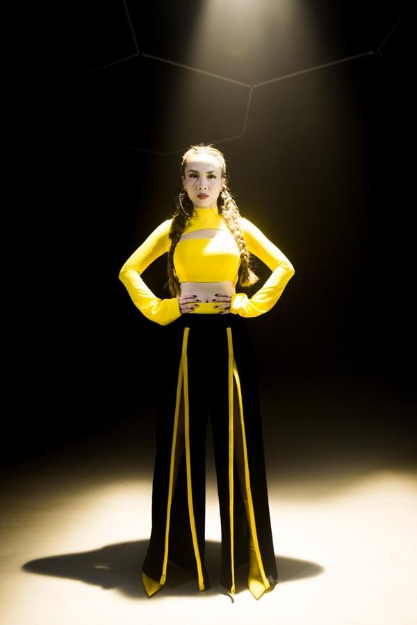 Ép cân để lên hình cho đẹp, Yến Trang gầy đến tụt cả quần-3