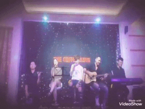 Hot girl - hot boy Việt 16/9: 'Nhân tố bí ẩn 2014' đại náo phòng trà khi cover hit của Hương Tràm