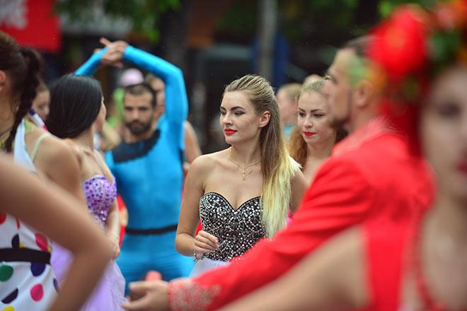 Những diễn viên xinh đẹp như công chúa bước ra từ câu chuyện cổ tích.