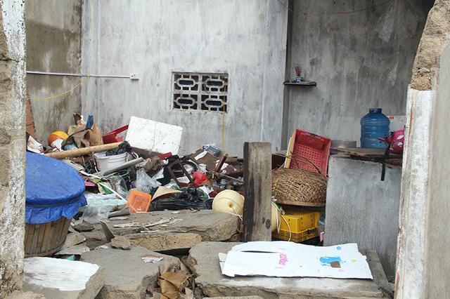 Bão đi qua, nước mắt ở lại-5