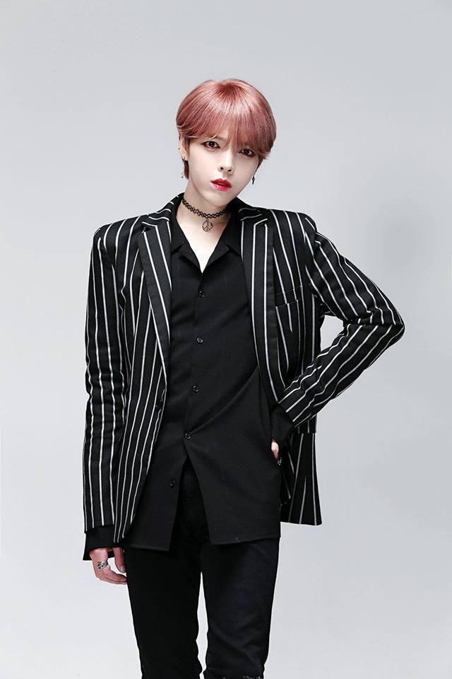 Sao Hàn 16/9: Nam thần tượng gây shock khi sở hữu vẻ ngoài hệt như con gái-2