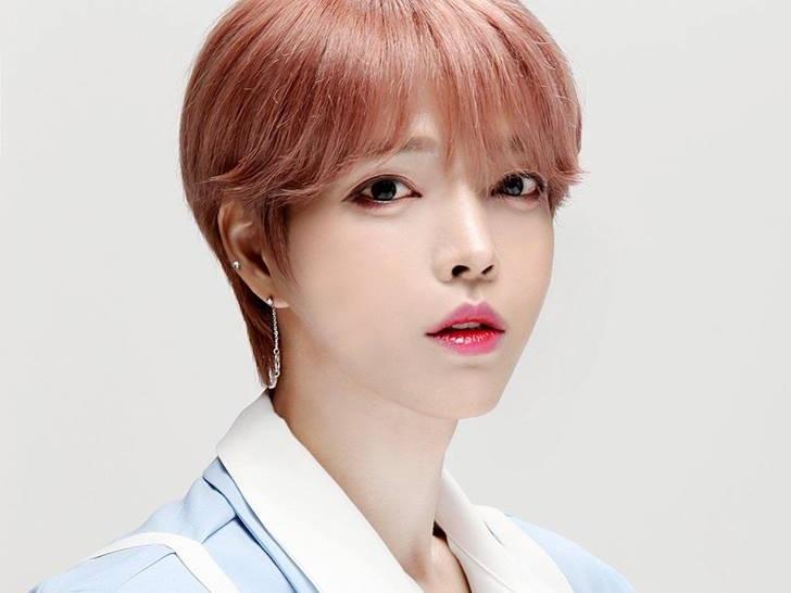 Sao Hàn 17/9: Ảnh hộ chiếu cực xinh của Kim Hee Sun thu hút sự chú ý-10