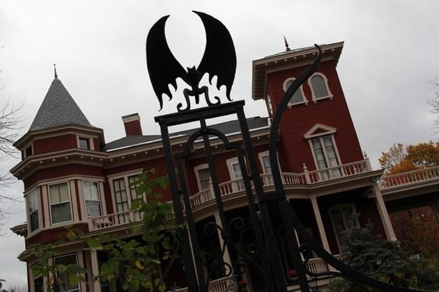 Lạnh gáy khám phá những địa điểm có thật trong phim It: Chú hề ma quái-7