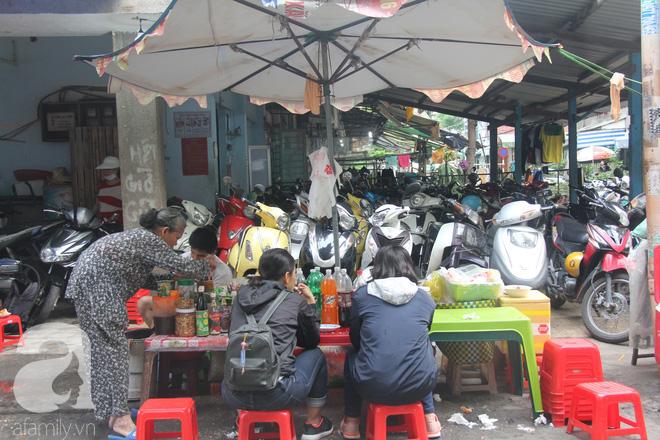 Chuyện kể từ đôi bàn tay kỳ dị của dì Tám bán ca cao bánh mì làm người Sài Gòn thương nhớ-1