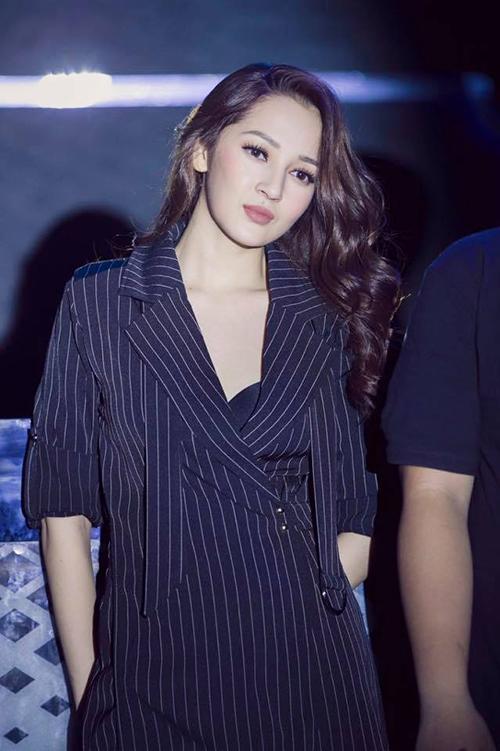 Bị mang hình ra giới thiệu thẩm mỹ, Bảo Anh tung ảnh hồi nhỏ xóa tan tin đồn-12