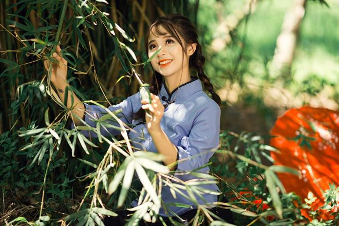 Nữ nhân viên bán hàng bị chụp lén vì xinh như sao Hàn-2