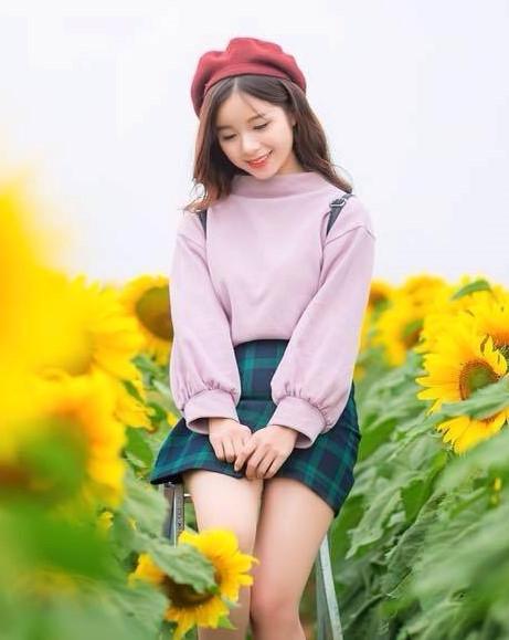 Nữ nhân viên bán hàng bị chụp lén vì xinh như sao Hàn-4