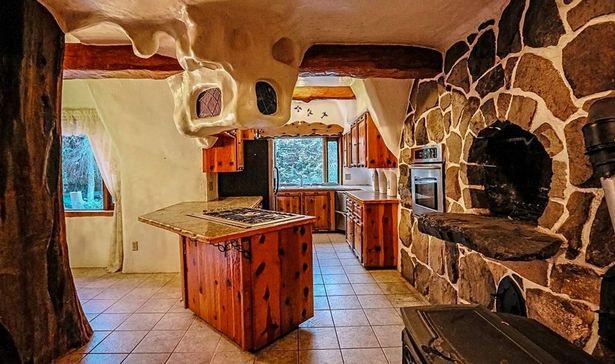 Ngỡ ngàng trước vẻ đẹp của ngôi nhà cổ tích nàng Bạch Tuyết và 7 chú lùn-7