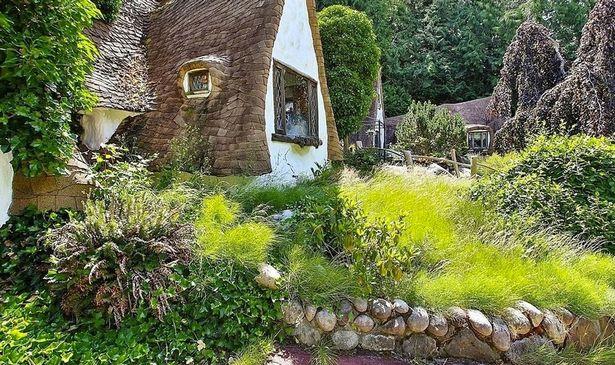 Ngỡ ngàng trước vẻ đẹp của ngôi nhà cổ tích nàng Bạch Tuyết và 7 chú lùn-3