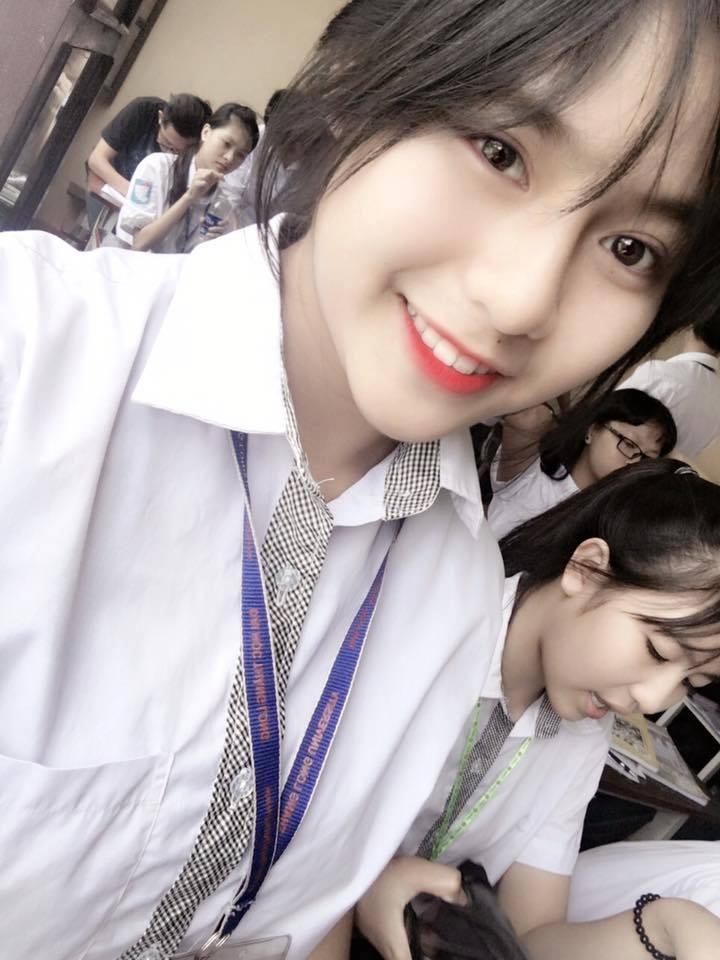 Nữ sinh Hưng Yên diện áo dài tuyệt đẹp khiến hội anh em yêu ngay từ cái nhìn đầu tiên-3