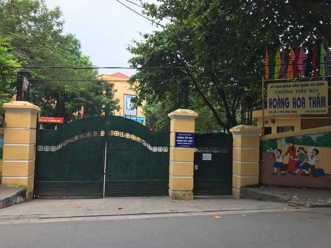 Hà Nội: Giòi ngoe nguẩy trong khay thức ăn của học sinh tiểu học-1