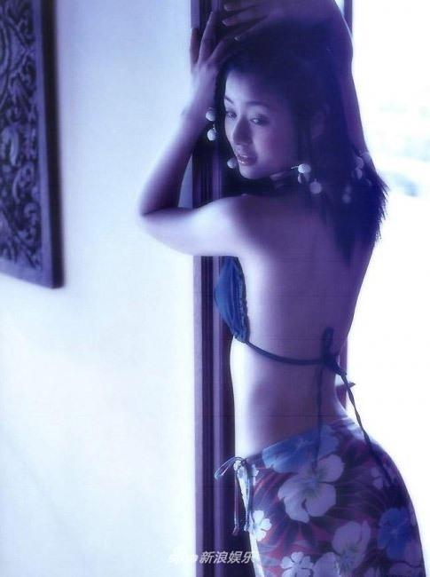 Sau nhiều scandal, Lâm Tâm Như bị khui lại loạt ảnh bikini nóng bỏng-8