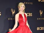 Bước qua tuổi 50, Nicole Kidman vẫn 'chặt đẹp' dàn mỹ nhân trên thảm đỏ Emmy 2017