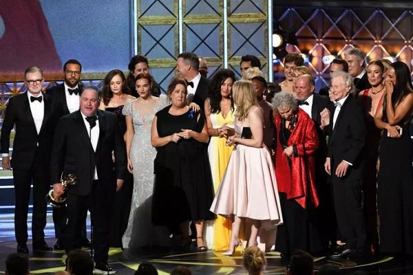 Kết quả Emmy 2017: Phái nữ lên ngôi, The Voice giành quán quân TV Show-1