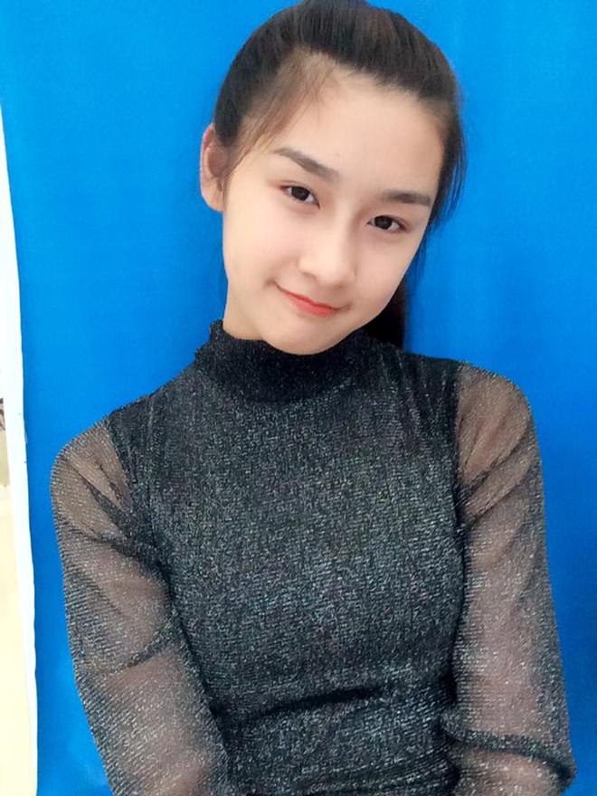 10X Lào Cai khổ sở khi bị nhầm là hot girl ảnh bìa sách giáo khoa-2