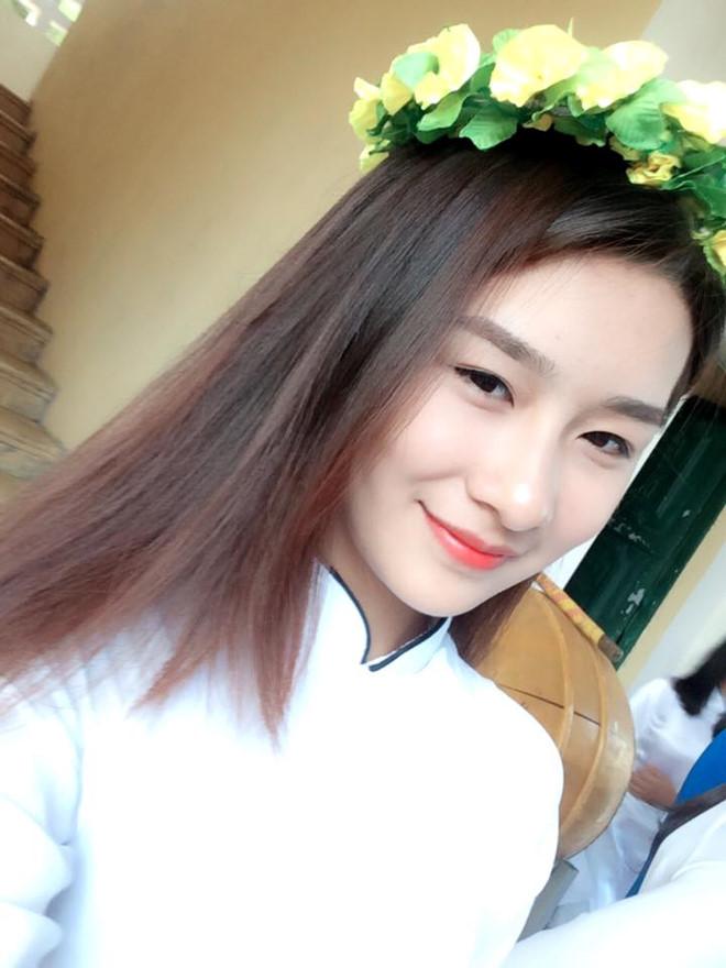 10X Lào Cai khổ sở khi bị nhầm là hot girl ảnh bìa sách giáo khoa-3