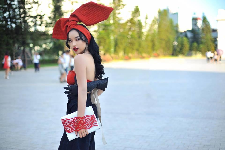 Hot girl - hot boy Việt 19/9: Châu Bùi gây sốt làng thời trang khi mặc crop-top bàn tay hư-4