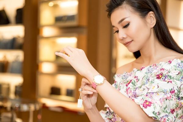 Thanh Hằng đến Milan Fashion Week 2017 với loạt hàng hiệu đáng nể-9