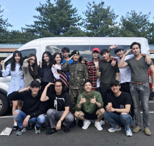 Sao Hàn 19/9: Tiểu Kim Tae Hee bị nghi ngờ nâng ngực khi khoe ảnh sexy-9