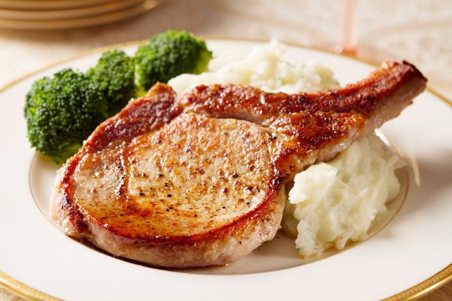 Sườn cốt lết chiên vừa khô vừa cứng là do bạn không ngâm trong nước này-1