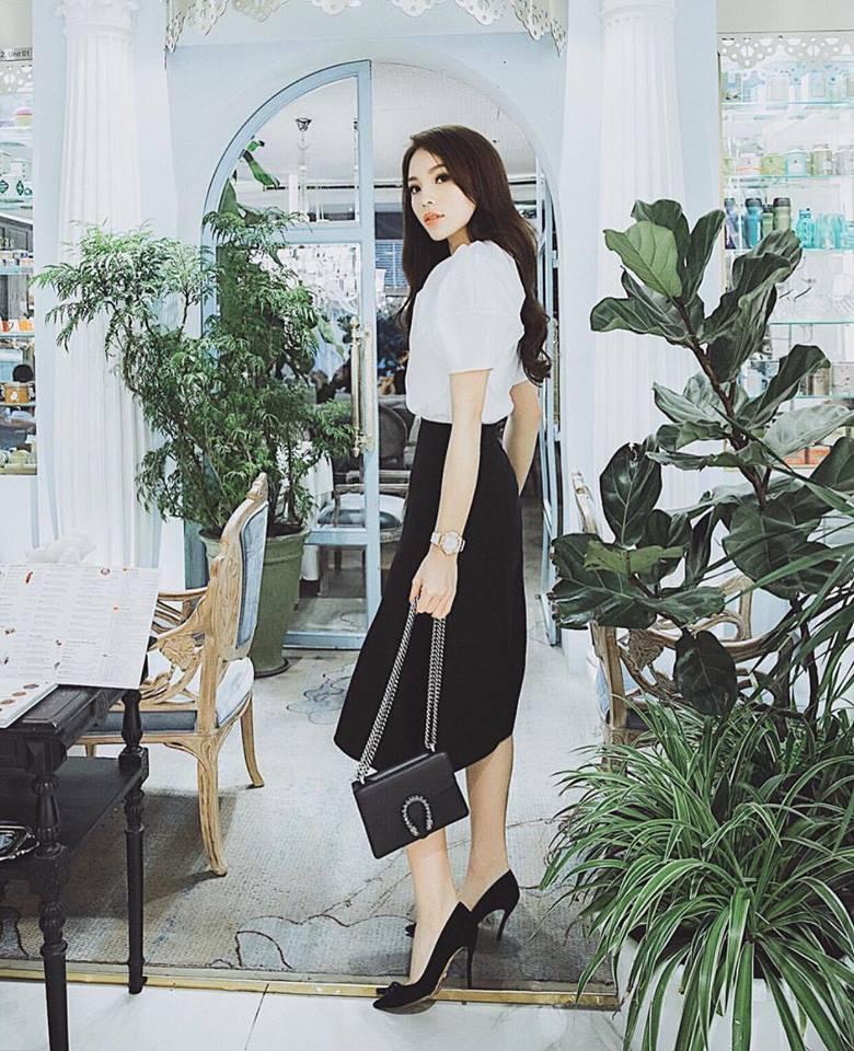 Không hẹn mà gặp, Mai Ngô - Minh Tú diện street style với mốt quần xẻ cao chất phát ngất-3