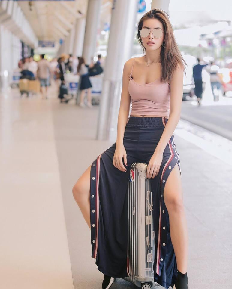 Không hẹn mà gặp, Mai Ngô - Minh Tú diện street style với mốt quần xẻ cao chất phát ngất-7