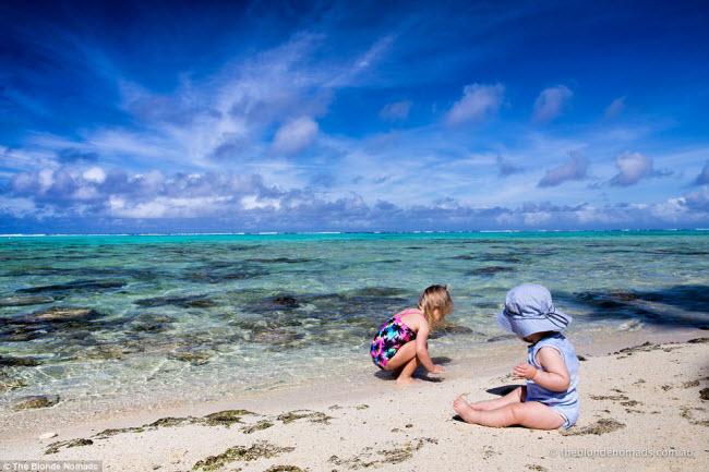 Vợ chồng trẻ bán hết tài sản để đưa 2 con đi du lịch-4