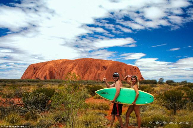 Vợ chồng trẻ bán hết tài sản để đưa 2 con đi du lịch-10