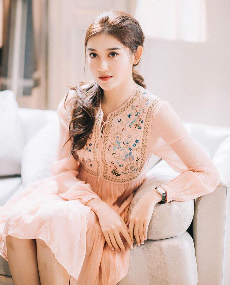 Huyền My chi mạnh cho hàng hiệu trước khi bắt đầu cuộc đua Miss Grand International 2017-1