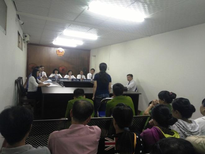 Bị chồng phụ bạc, mẹ ép con gái 6 tuổi uống thuốc sâu rồi tự tử để lấy tiền phúng điếu trả nợ-3