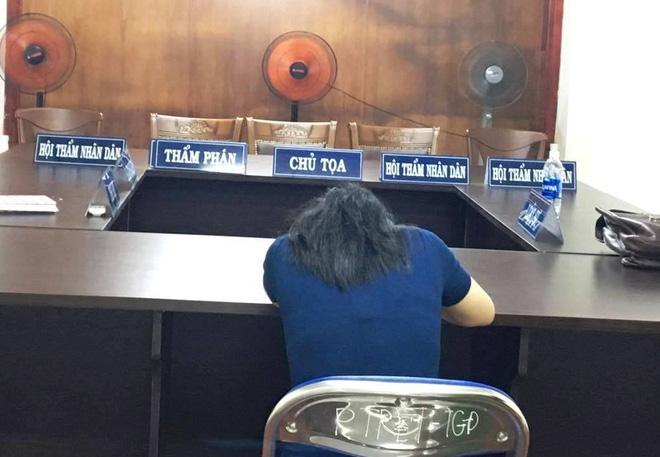 Bị chồng phụ bạc, mẹ ép con gái 6 tuổi uống thuốc sâu rồi tự tử để lấy tiền phúng điếu trả nợ-6