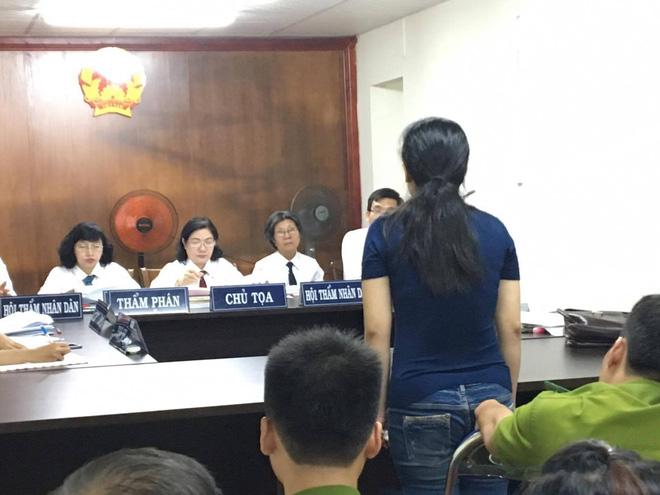 Bị chồng phụ bạc, mẹ ép con gái 6 tuổi uống thuốc sâu rồi tự tử để lấy tiền phúng điếu trả nợ-8