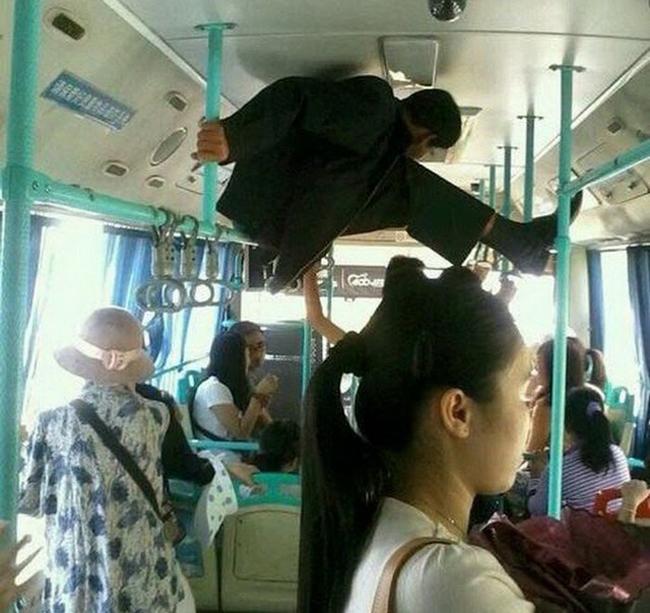 Ủ uôi, người châu Á... bá đạo quá!-11