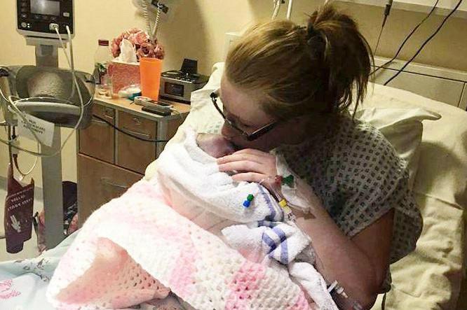 6 khoảnh khắc sinh ly tử biệt của cha mẹ và con lấy nước mắt dân mạng-5