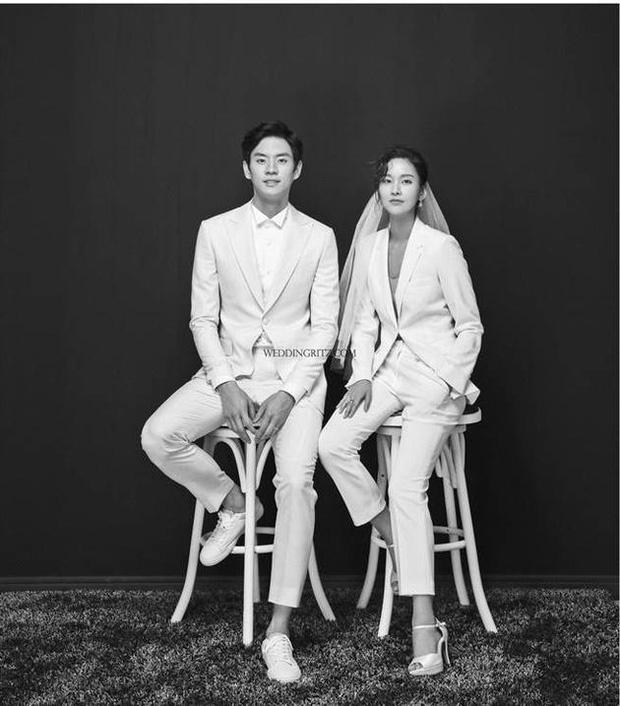 Ảnh cưới của Song Joong Ki - Song Hye Kyo bất ngờ được tiết lộ và sự thật phía sau-2