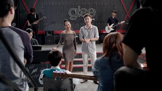 Hữu Vi và Rocker Nguyễn đồng loạt bị gái xinh cho ăn đòn-6