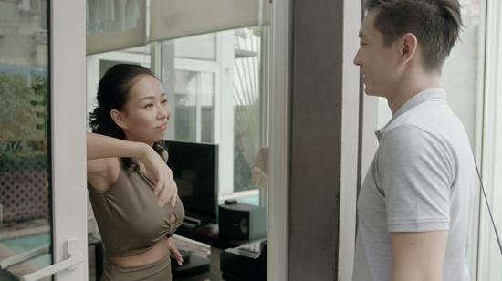 Hữu Vi và Rocker Nguyễn đồng loạt bị gái xinh cho ăn đòn-5