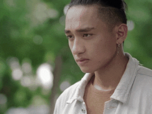 Rocker Nguyễn bắt cá 2 tay khi hôn Cindy V sau lưng Angela Phương Trinh-4