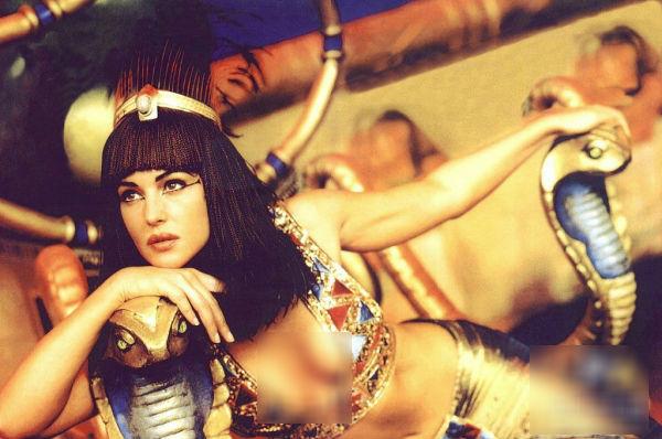 5 vũ khí bí mật mê hoặc đàn ông của Cleopatra - vị nữ hoàng quyền lực nhất Ai Cập cổ đại-4