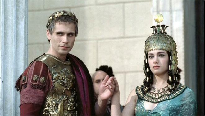 5 vũ khí bí mật mê hoặc đàn ông của Cleopatra - vị nữ hoàng quyền lực nhất Ai Cập cổ đại-5