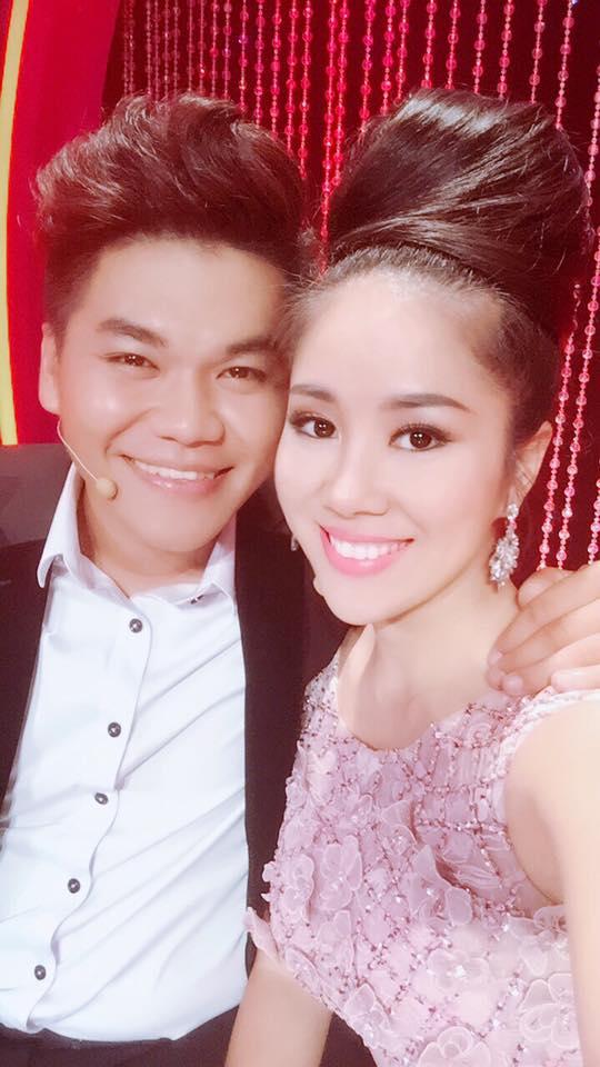 Tin sao Việt 21/9: Phạm Hương than vãn nỗi nhọc nhằn đi tìm người kế vị tương lai-4