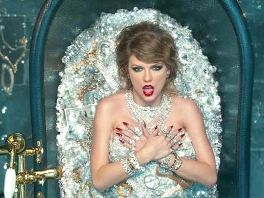 Katy sở hữu nhiều MV tỷ view nhưng có sánh ngang kỉ lục MV triệu like của Taylor?-4