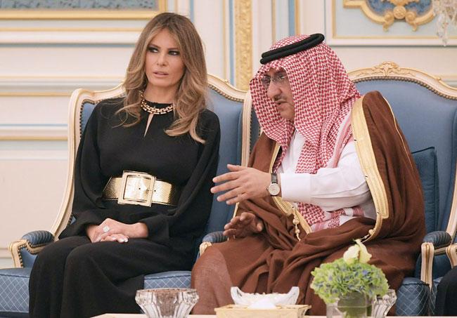 6 bộ cánh đẹp không thể chê của Melania Trump nhưng vẫn bị dân Mỹ chỉ trích tơi bời-4