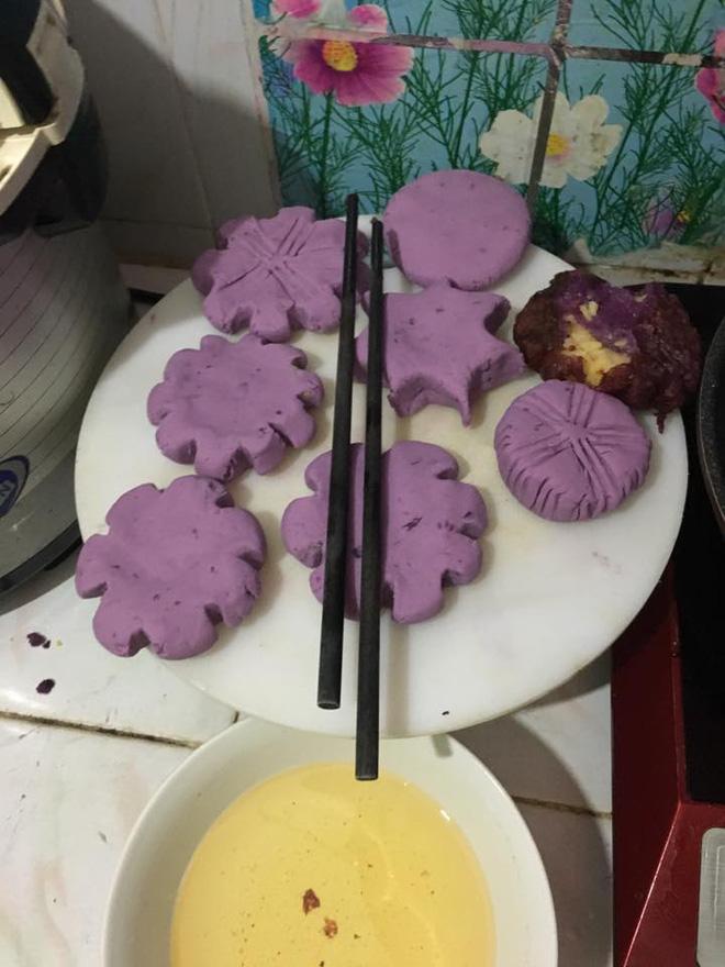 Hòa chung không khí Trung thu, mẹ trẻ làm bánh phiên bản lỗi khiến dân mạng cười rơi răng-4