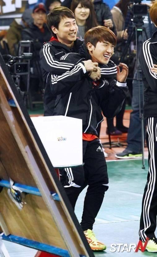 Sao Hàn 21/9: Song Joong Ki đi đánh golf giảm căng thẳng trước khi trở thành chú rể-10